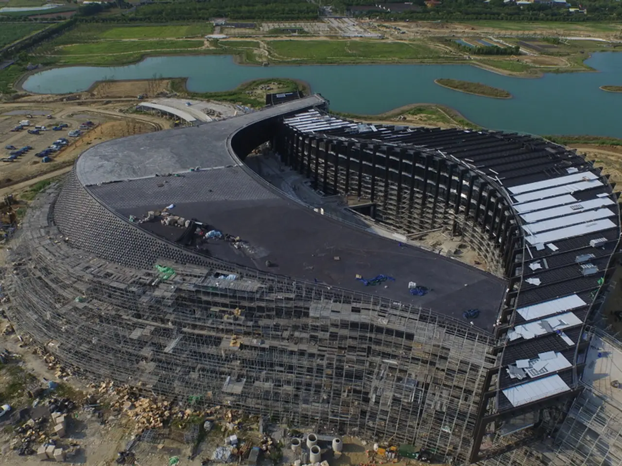 Leased Glass Chips from Lucid Cost $1,450, with Further Expenses Yet to Come