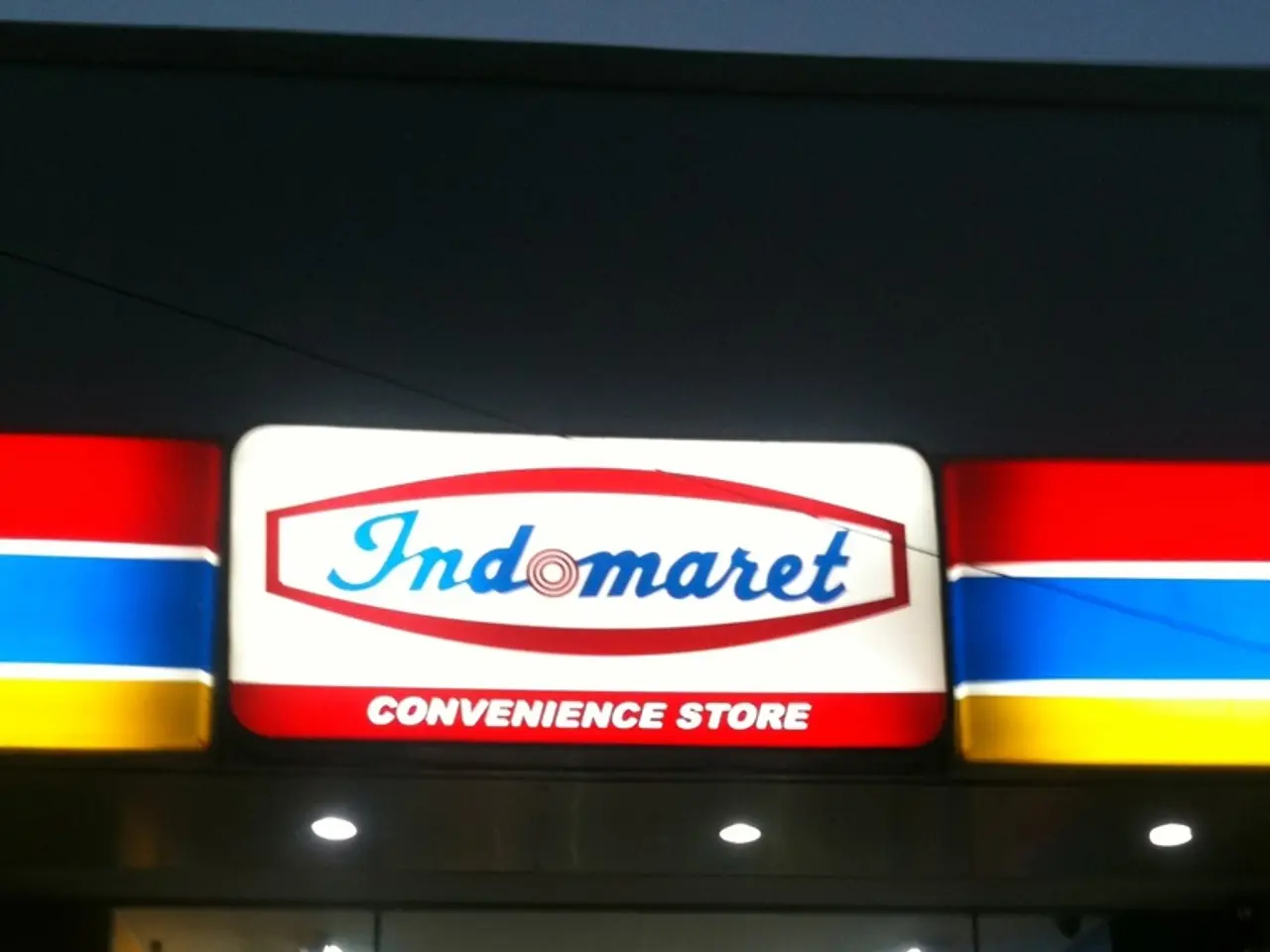 Poll Results: Costco, Amazon, and Apple Lead in Customer Satisfaction