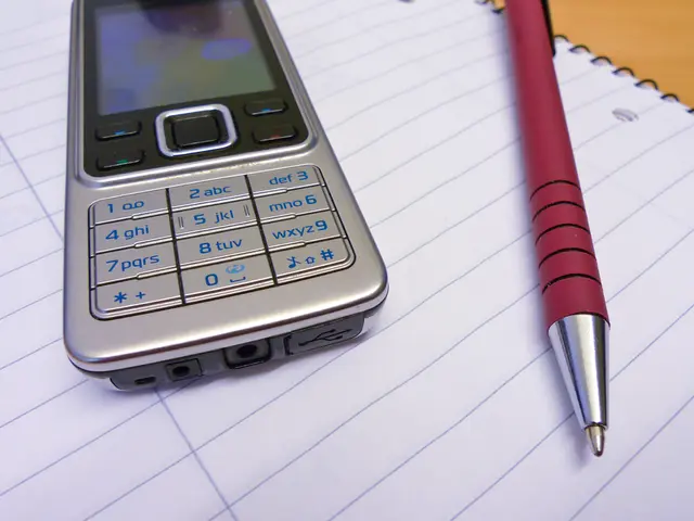 Square Reader Smoothly Operates on Latest iPhones for Effortless Transactions
