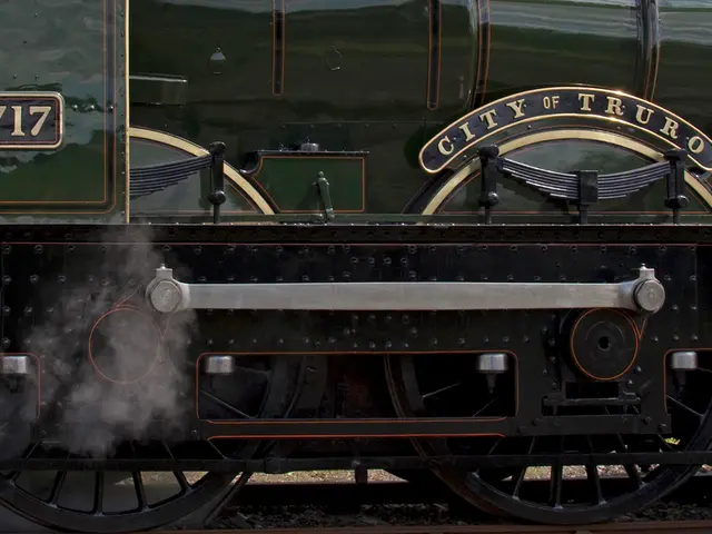 Second-hand train collision leaves seventeen ICE individuals injured on an unconventional platform