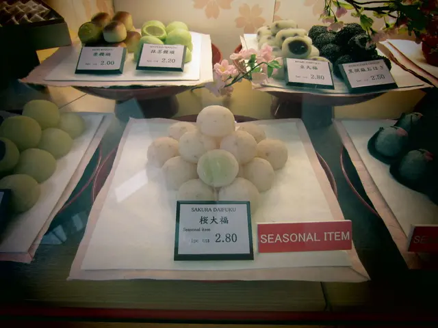 A guide on launching a restaurant exclusively for food delivery services.