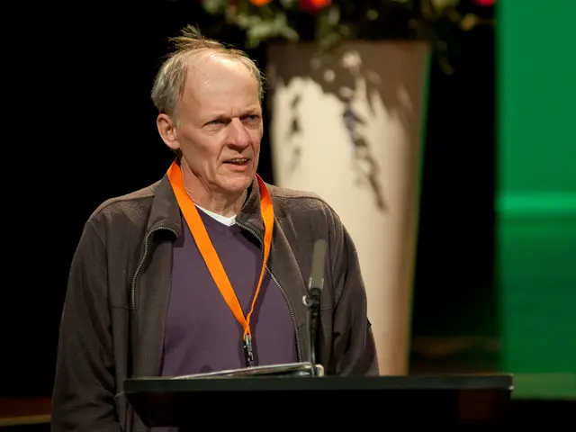 Power bank on the horizon, featuring Kaleido 3 electronic paper screen (display)