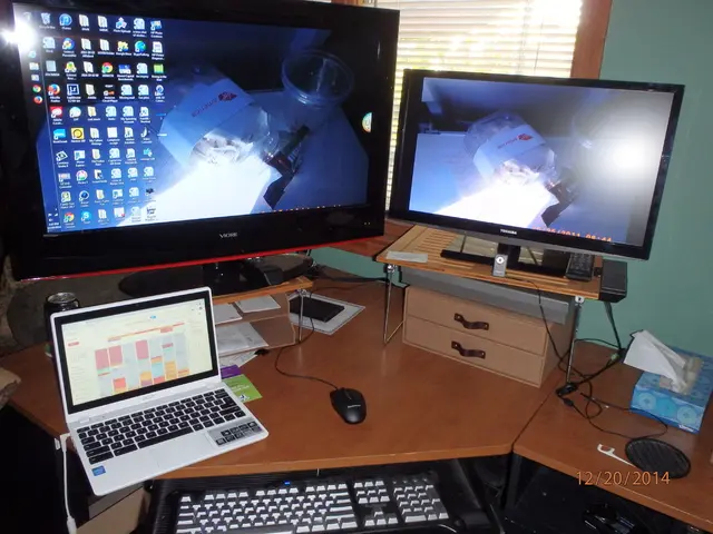 MacBook Screens Threatened by Greeting Cards, Warns Viral TikTok Video; Apple Elucidates the Cause