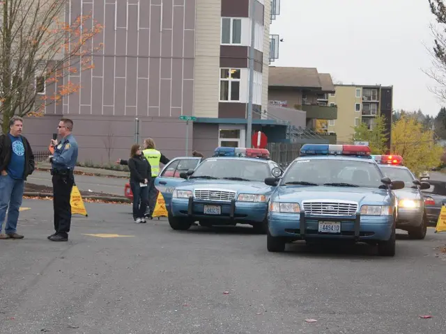 National alert day in Bremen signals with mobile sirens, as captured in photos and videos.