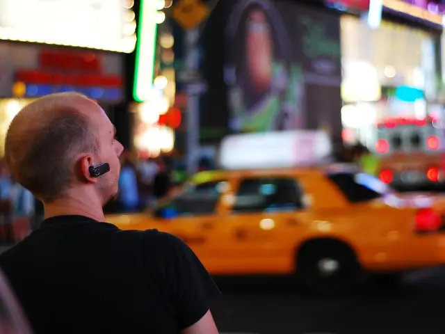 Comparison of 11 Bluetooth devices for use with eyewear, bicycles, and wallets via Bluetooth...