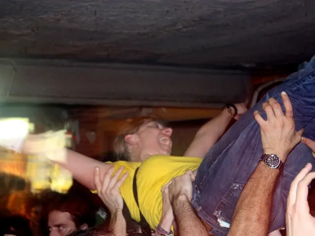 Deficient Bracelets Purchased for Abusers Sold on Aliexpress: Massive Discount from 1,500 Euro to...