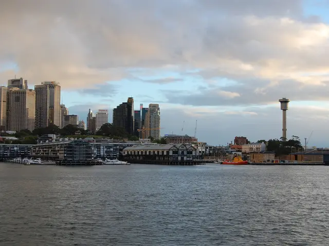 This is water, there are boats on this water on this water. On the left side there are big...